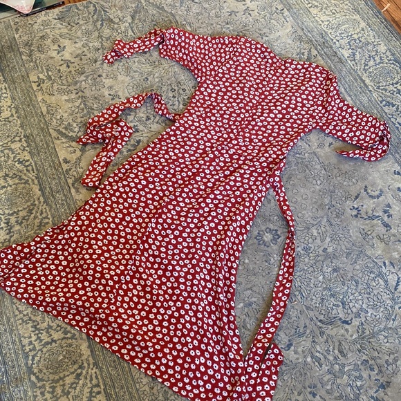 Faithfull the Brand Nina Red Floral Midi Dress - Picture 11 of 11